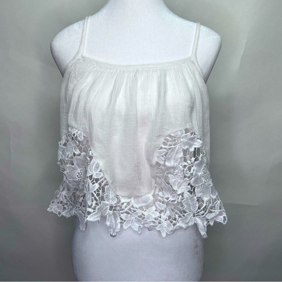 Tops - J Gee Women’s White Floral Tank Crop Top